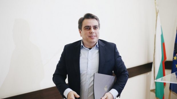 Дясната ръка на Кирил Петков вицепремиерът по еврофондовете и министър