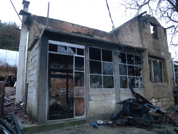 71 годишна жена загина при пожар в дома й в село