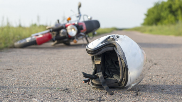 Моторист загина в катастрофа на пътя Бургас - кв. Долно