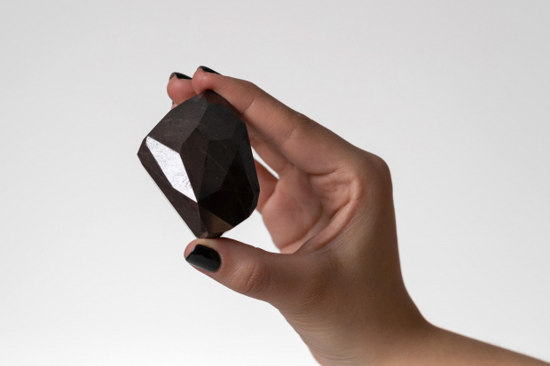 Енигма най големият естествен черен диамант в света тежащ 555 55