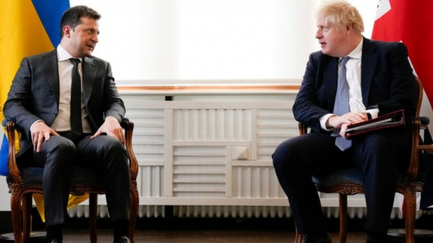 Британският премиер Борис Джонсън и президентът на Украйна Володимир Зеленски