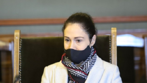 Зам министърът на отбраната Ралица Симеонова е взела решение да последва