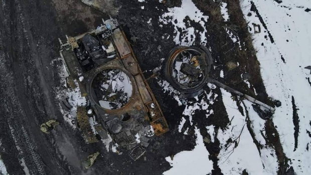 Украинската армия показа как унищожава вражеска руска верижна машина Към