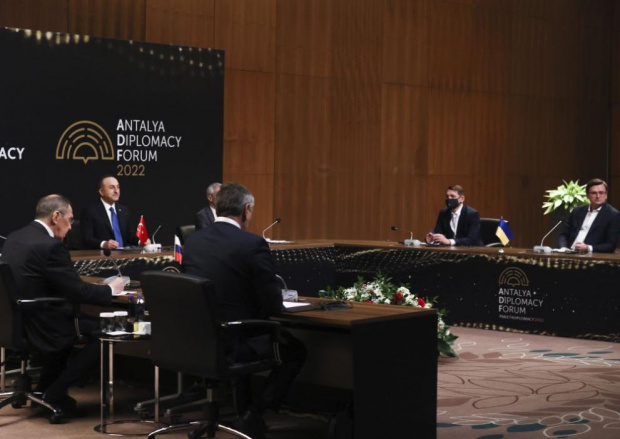 След близо два часа разговори срещата между външните министри на Русия