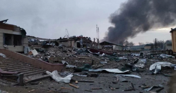 Въздушен удар беше предприет срещу военна база край Яворов в