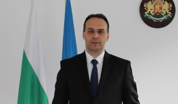 Военният министър успокоява: Няма пряка опасност за България от войната в Украйна