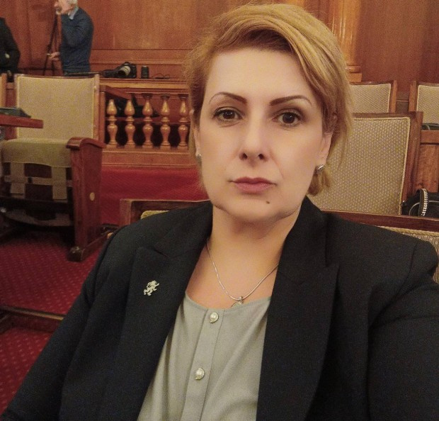 Срещу депутатката от Възраждане Елена Гунчева е започнала дисциплинарна проверка