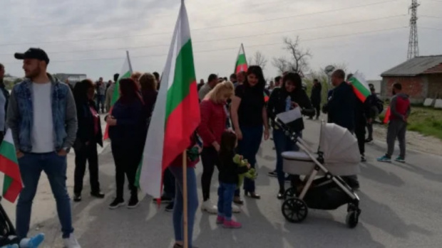 Жителите на Шишманци излязоха на протест срещу намерението на фирма