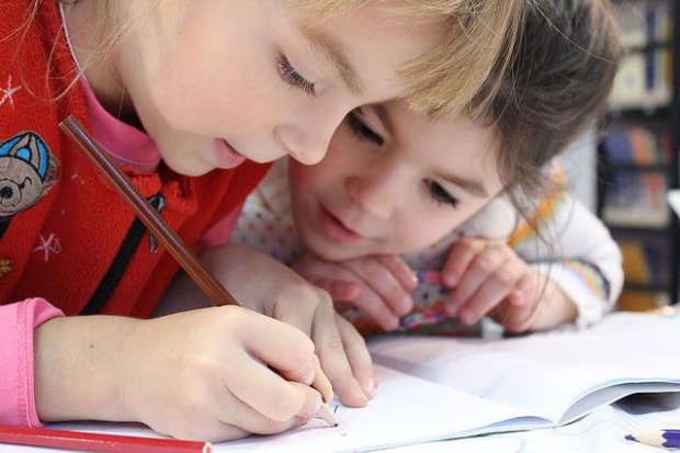 В 40 училища и детски градини във Варненско са приети деца