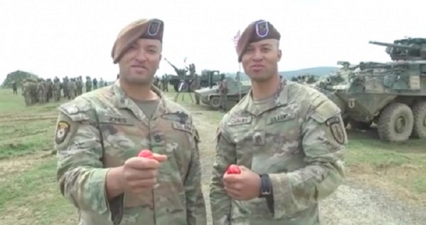 US войници с поздрав за Великден от полигона Ново село (ВИДЕО)