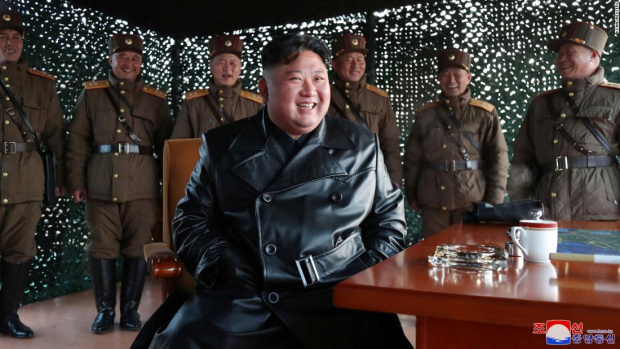 Севернокорейският лидер Ким Чен ун предупреди отново че при заплаха КНДР може да