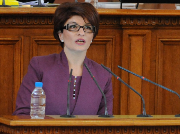Председателят на ПГ на ГЕРБ СДС в Парламента Десислава Атанасова