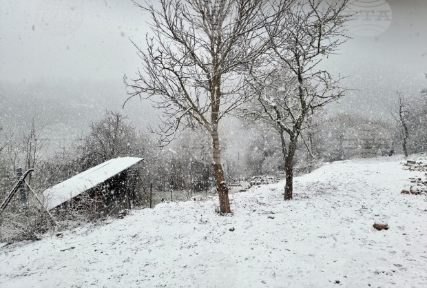 Сняг заваля през май в Централна Турция Времето изненада жителите на