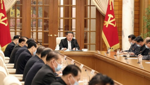 Ким Чен Ун обяви локдаун в цялата страна
Севернокорейският лидер Ким Чен Ун обяви локдаун в