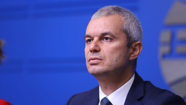 Лидерът на партия Възраждане  Костадин Костадинов поиска оставката на правителството заради готвения
