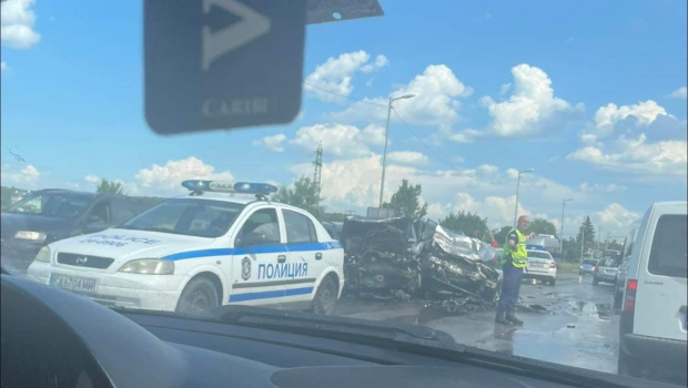 Катастрофа между три автомобила в София Инцидентът е станал на