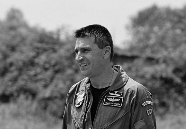 Плоча в памет на военния пилот подполковник Валентин Терзиев бе открита