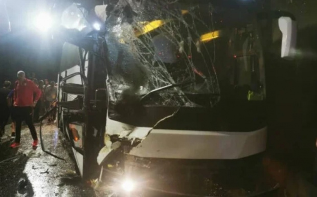 Друга катастрофа станала минути преди навлизането на автобусите с футболните