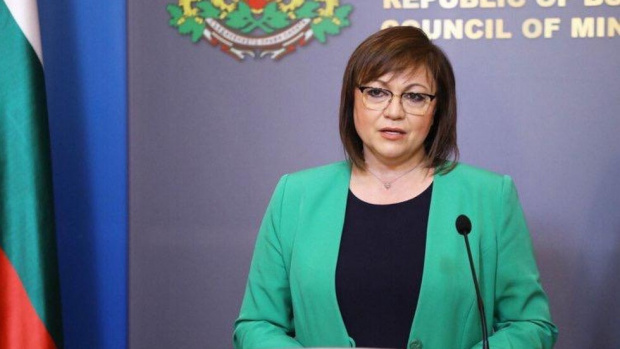 Вицепремиерът и министър на икономиката в оставка Корнелия Нинова написа