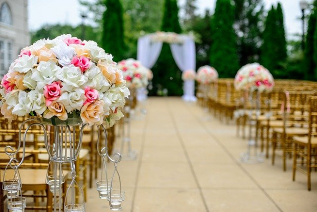 Според проучванията, най-популярните сватбени традиции са младоженецът да има кум,