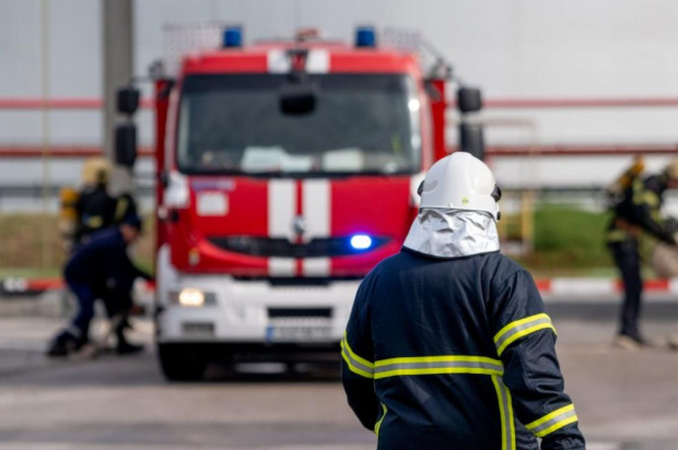 Четири момчета от Каравелово предотвратиха голям пожар край селото съобщиха от пожарната в