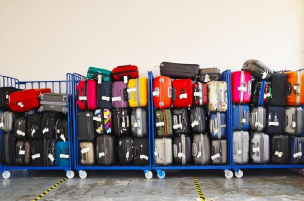 Снимка: Германско летище зове: Ползвайте куфари в ярки цветове!