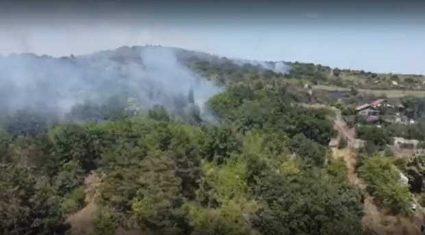 Голям пожар гори край бургаското село Изворище По първоначална информация