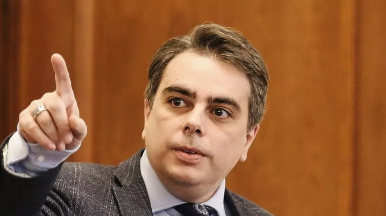 Съпредседателят на Продължаваме промяната Асен Василев отвърна на атаките на