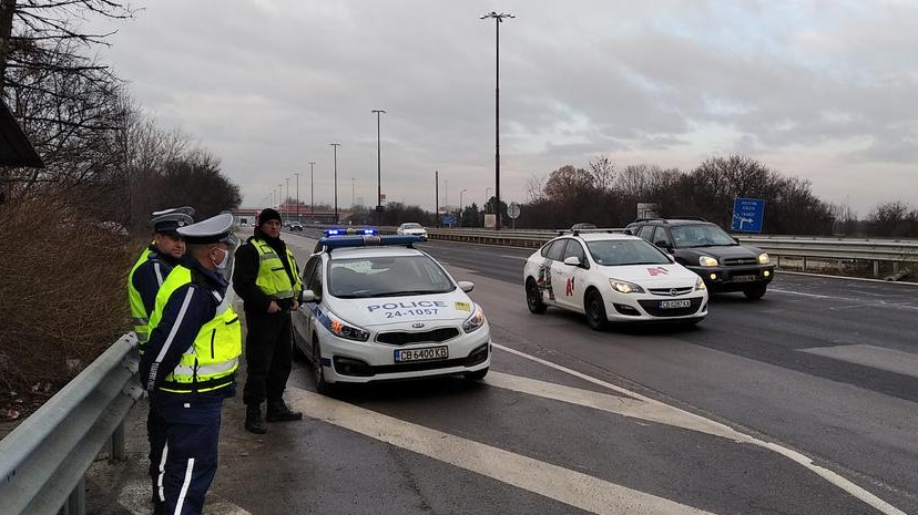 Да внимават водачите на товарни автомобили: "Пътна полиция" с акция