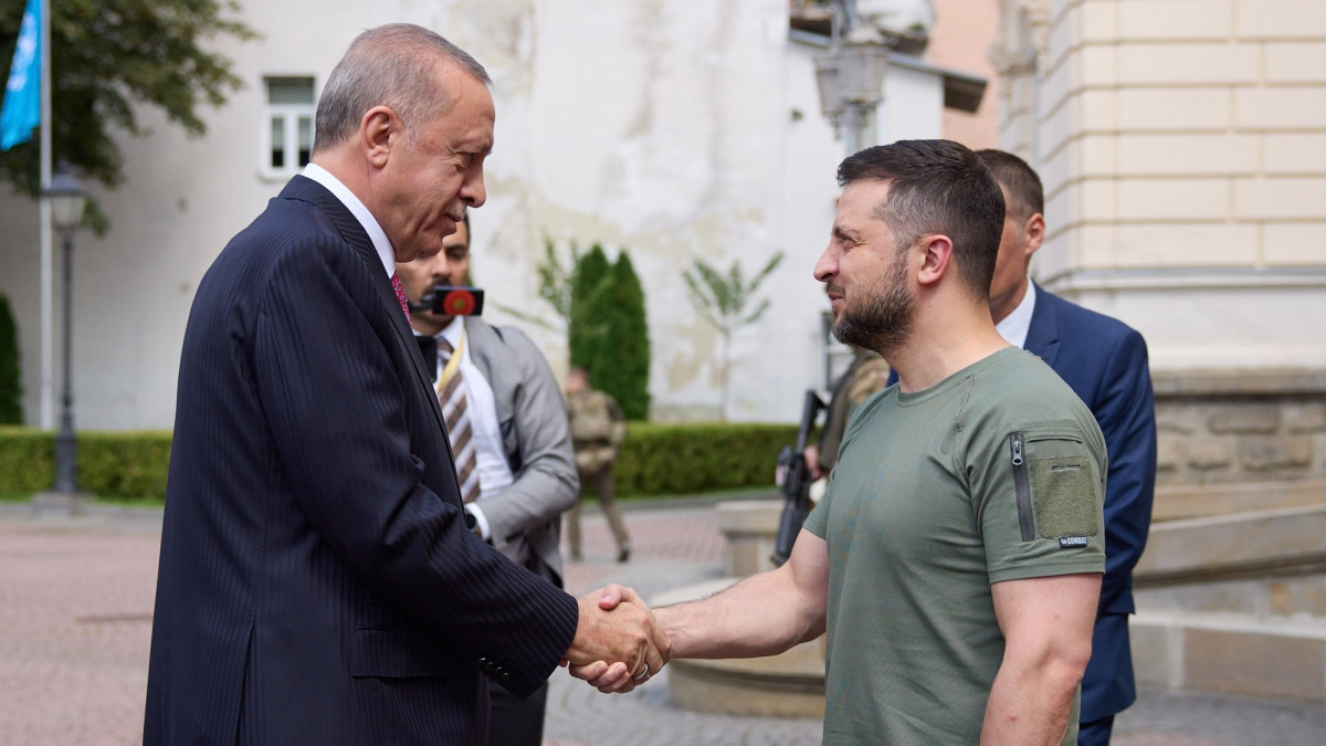 Ердоган и Гутериш се срещнаха със Зеленски в украинския град Лвов