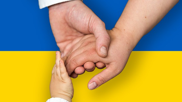 Международната фондация Stand with Ukraine за подпомагане на майки и деца в