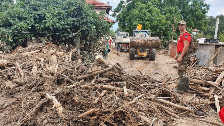 8-и ден разчистват наводнените села Богдан, Каравелово и Слатина