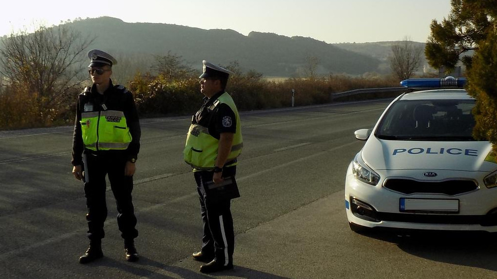 "Пътна полиция" дебне за нарушители в празничния ден