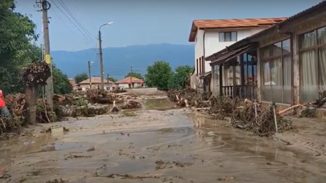 След потопа в Карловско: Оценяват щетите
