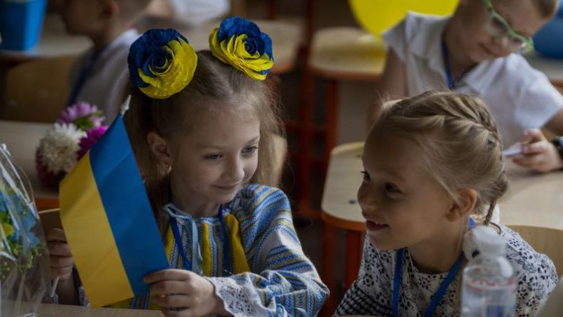 Въпреки риска: Училищата в Украйна отвориха врати за началото на новата учебна година