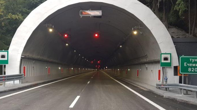 Пуснато е движението в ремонтираната тръба за София на тунел „Ечемишка“ 