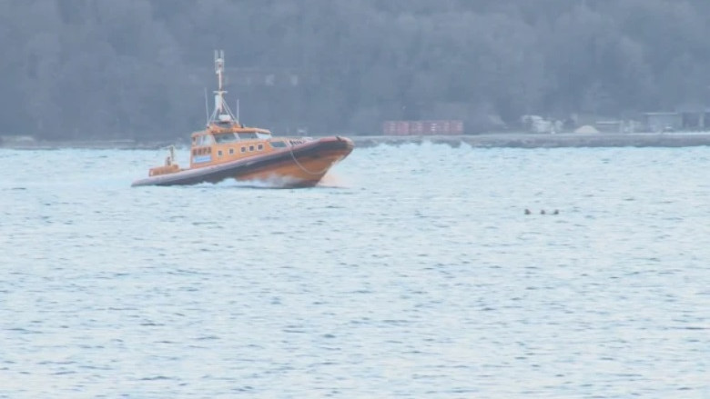 38 мигранти спасени в бурните води на Черно море