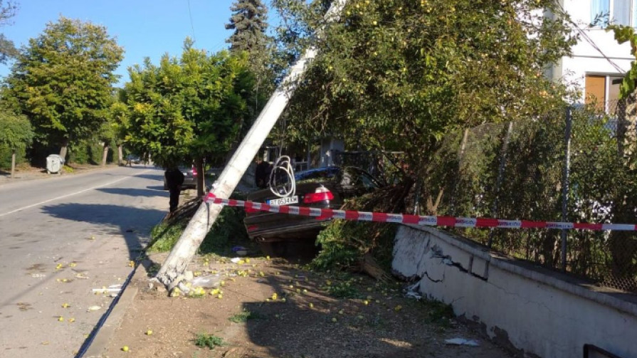 Пиян водач заби автомобила си в къща в Горна Оряховица