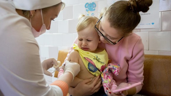 ЕМА препоръчва одобрение на COVID ваксини за бебета