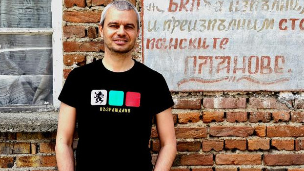 Видео с лидера на партия Възраждане Костадин Костадинов набира популярност