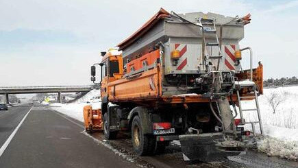 Зимата няма да изненада София: 335 снегорина са в готовност, 2000 лв. глоба за непочистена спирка