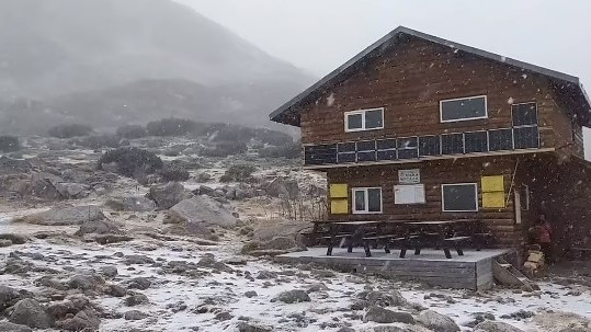 Първи сняг на места в страната