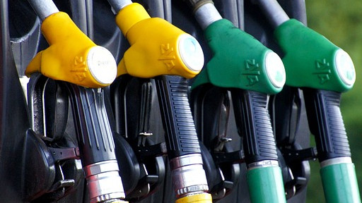 Над 1 лв. отстъпка за литър бензин, обещават от ГЕРБ