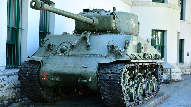България не започна обещания ремонт на украински танкове, но Киев