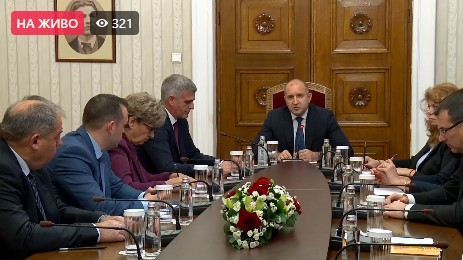 Президентът Румен Радев завършва консултациите с парламентарните сили в 48