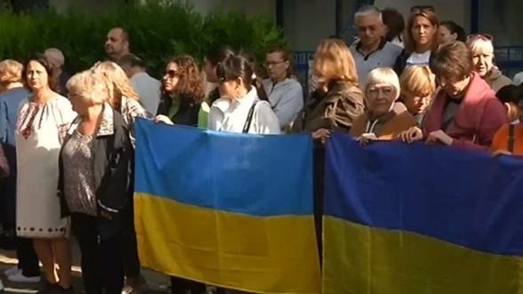 Украински бежанци излизат да протестират в Приморско