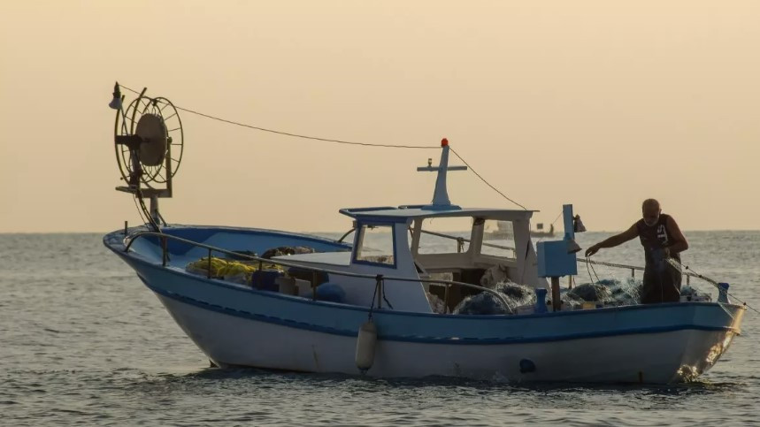 Двама рибари изчезнаха в езерото Мандра край Бургас