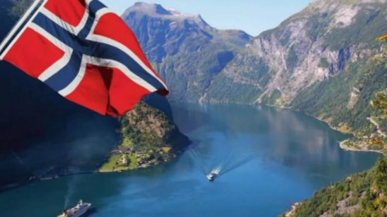 През месец декември норвежците плащат половината от данъка върху дохода