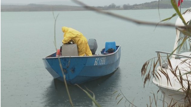 Пети ден продължава издирването на двамата рибари в езерото Мадара