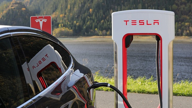 Tesla e най-продаваният автомобил в Европа през ноември КЛАСАЦИЯ